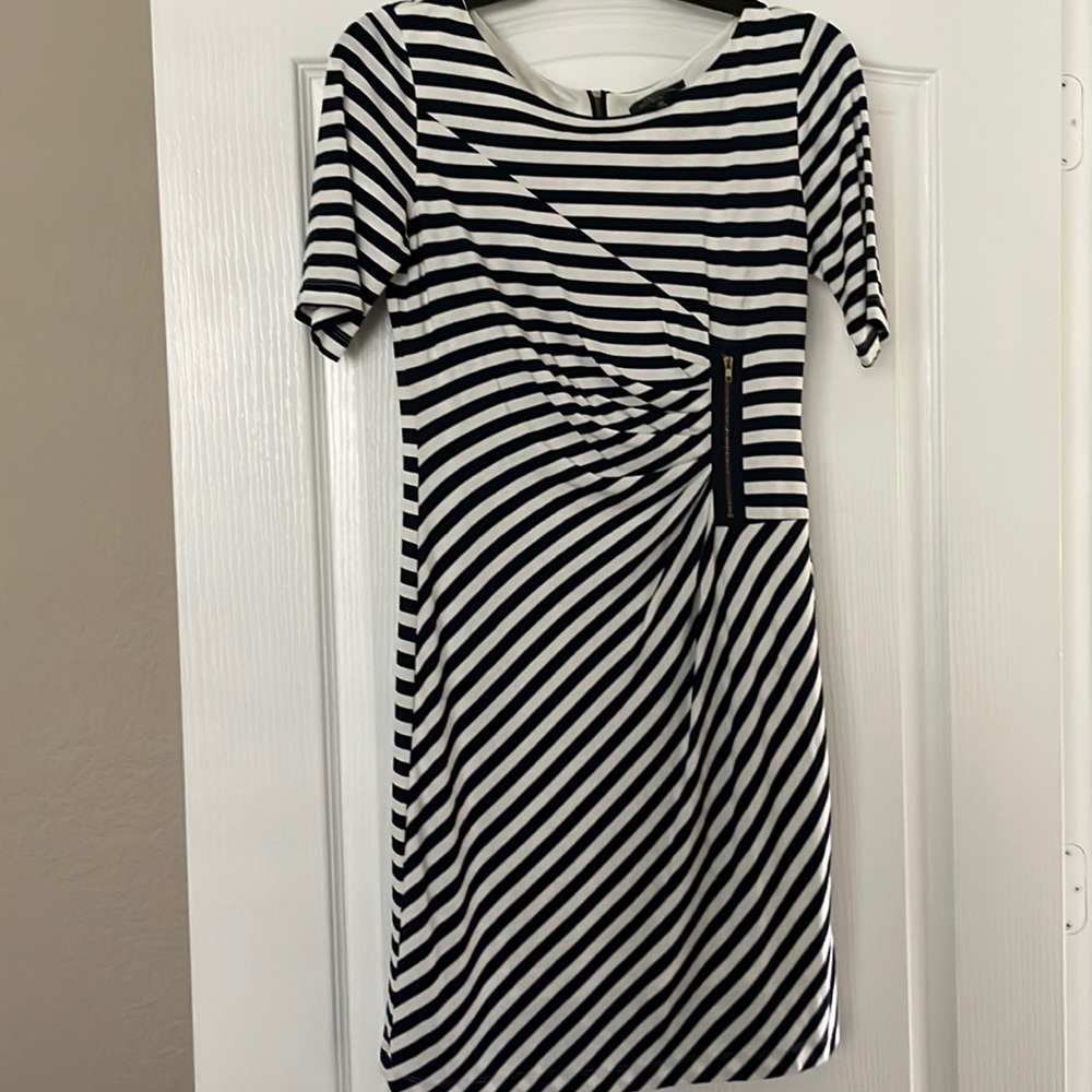 Navy and off white stripe Tahari dress in size 4P
